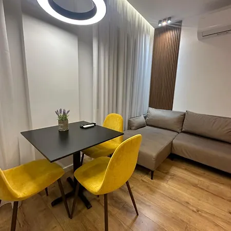 Erinda Apartment *